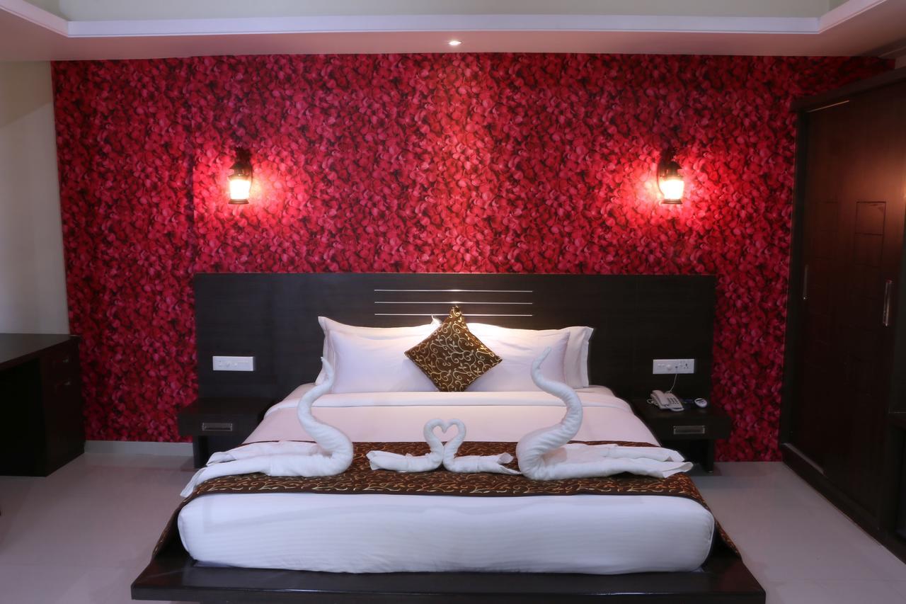 Hotel Reevanta Daman Ngoại thất bức ảnh