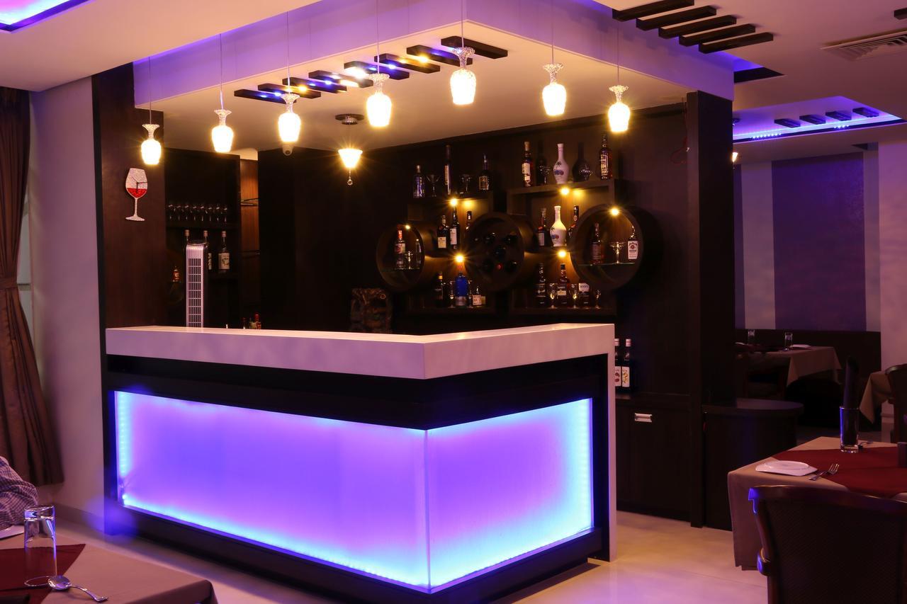 Hotel Reevanta Daman Ngoại thất bức ảnh