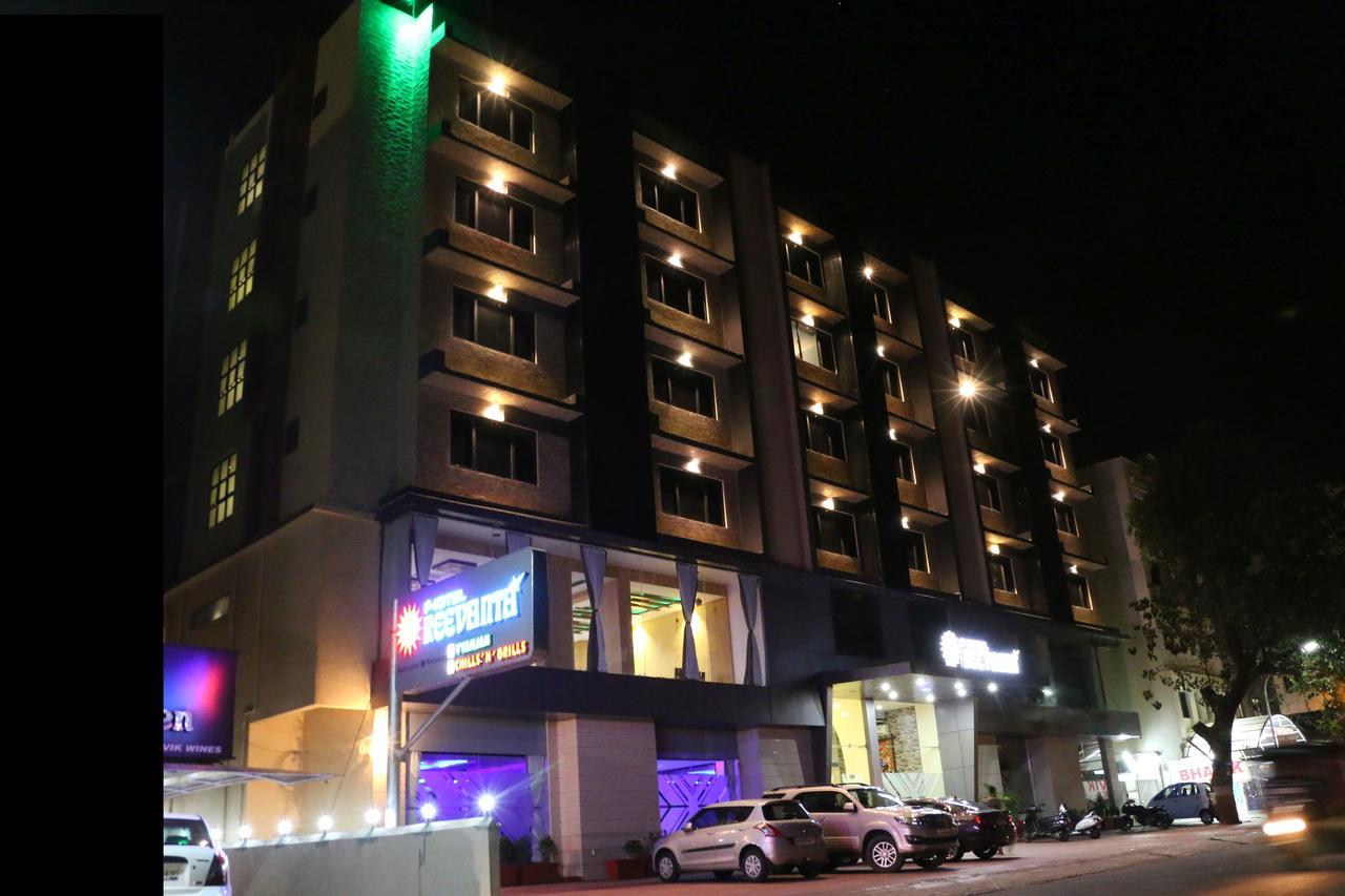Hotel Reevanta Daman Ngoại thất bức ảnh