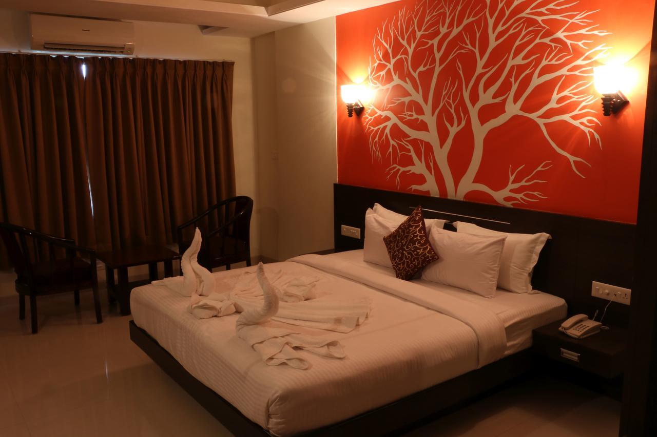 Hotel Reevanta Daman Ngoại thất bức ảnh