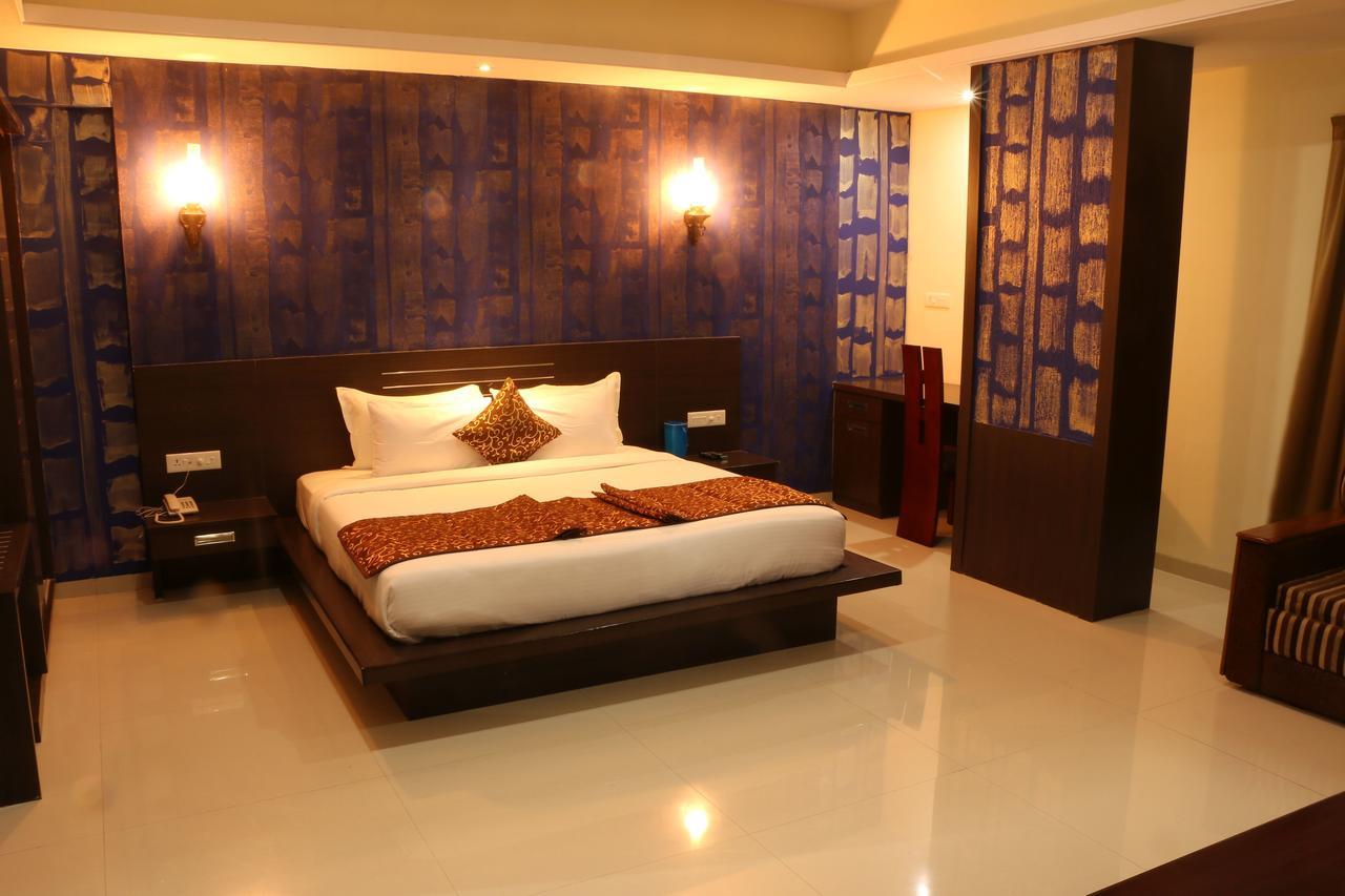 Hotel Reevanta Daman Ngoại thất bức ảnh