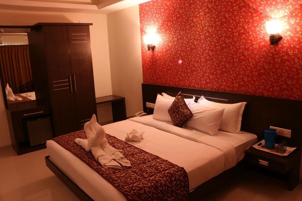 Hotel Reevanta Daman Ngoại thất bức ảnh