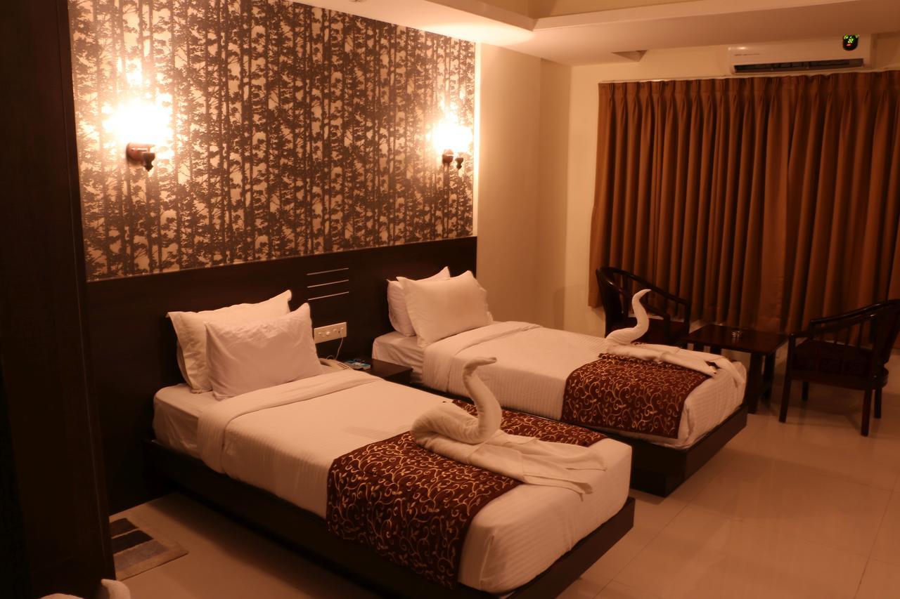 Hotel Reevanta Daman Ngoại thất bức ảnh
