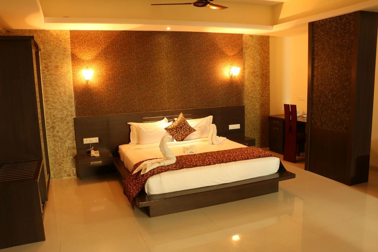 Hotel Reevanta Daman Ngoại thất bức ảnh