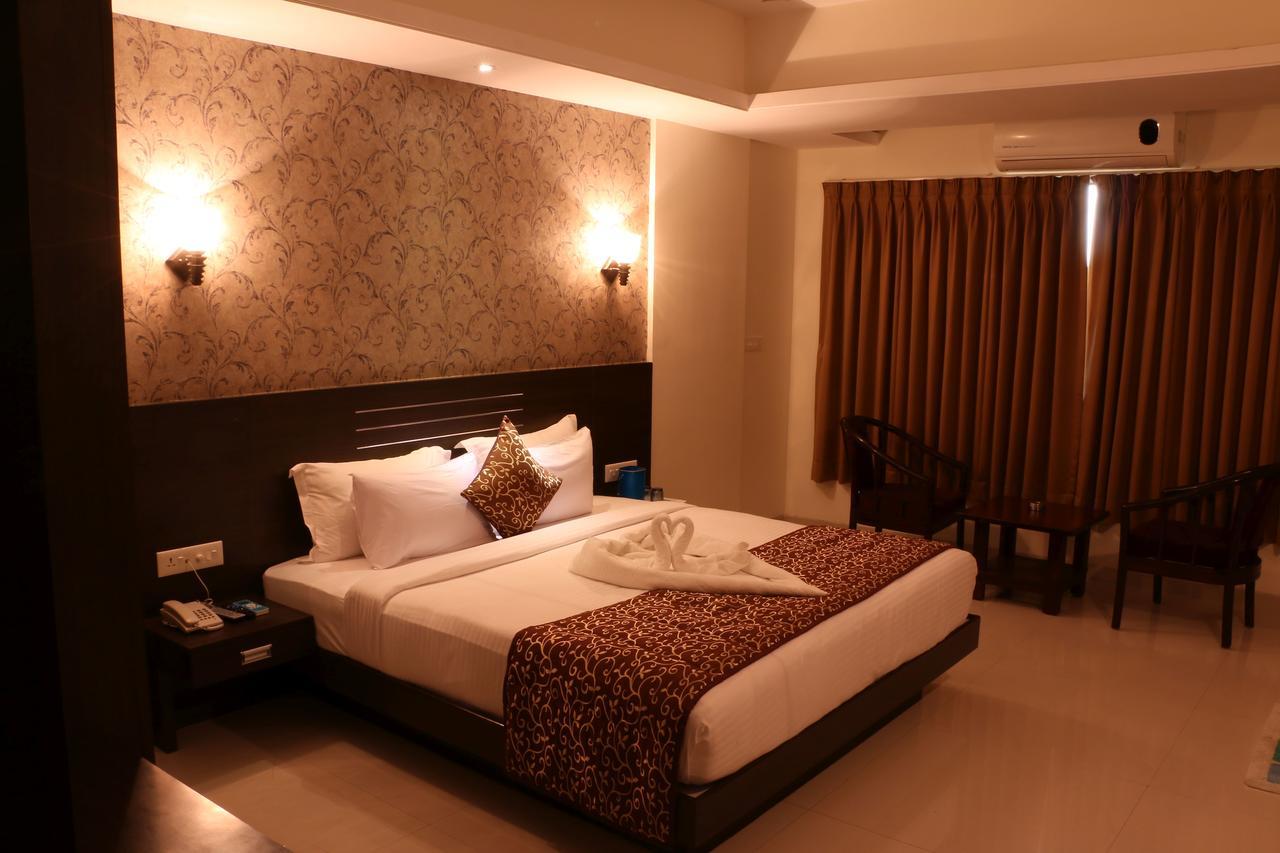 Hotel Reevanta Daman Ngoại thất bức ảnh