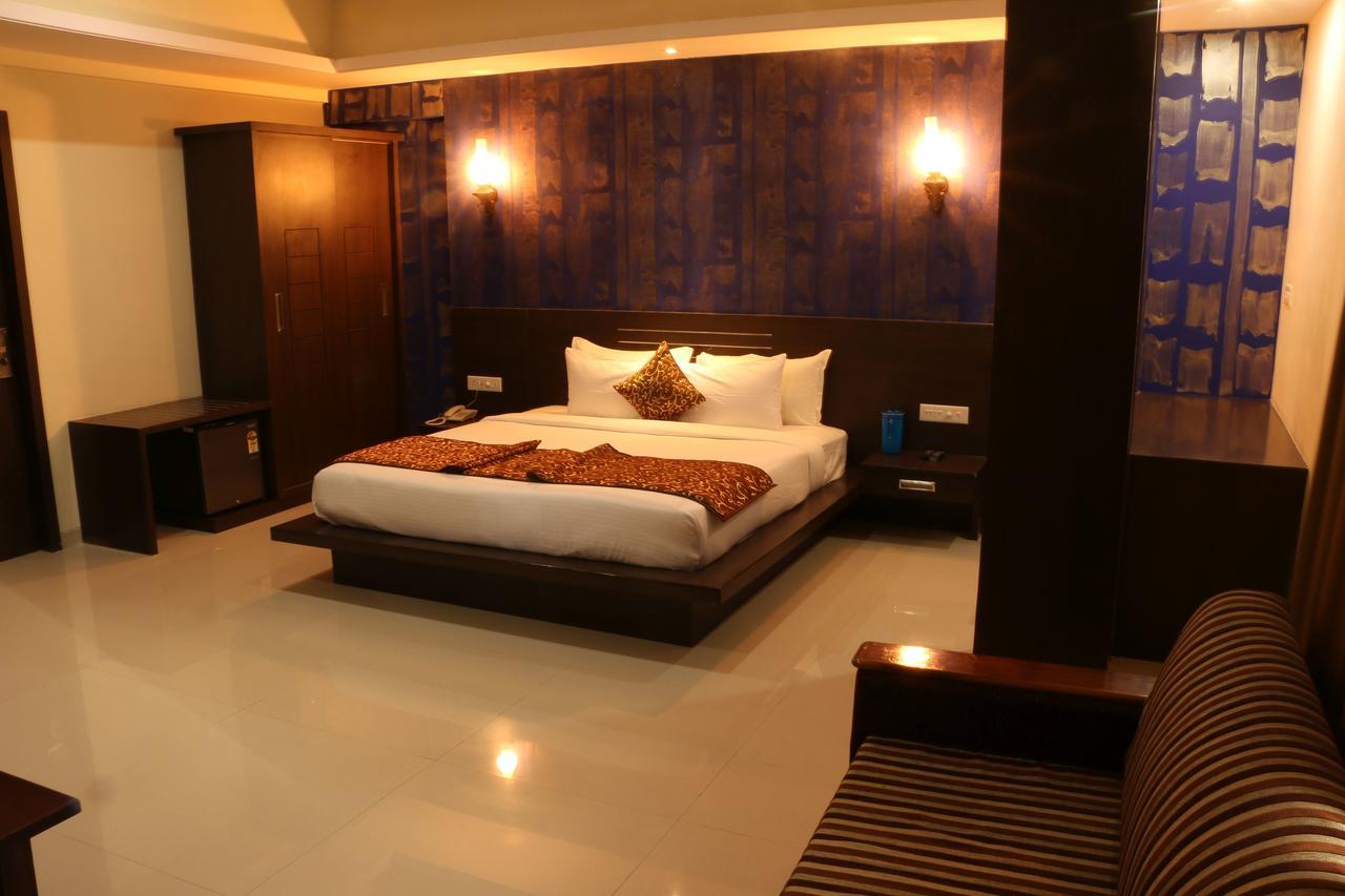 Hotel Reevanta Daman Ngoại thất bức ảnh