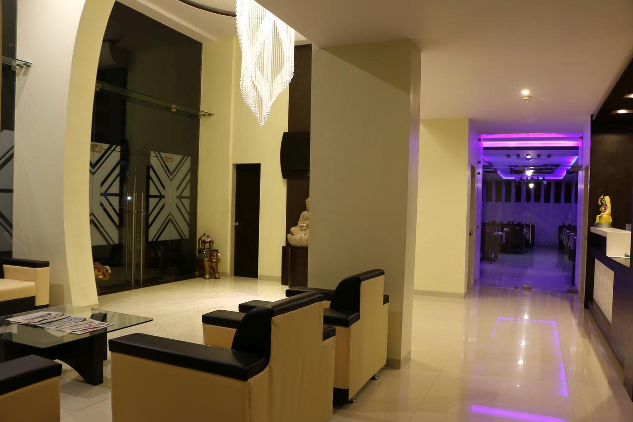 Hotel Reevanta Daman Ngoại thất bức ảnh