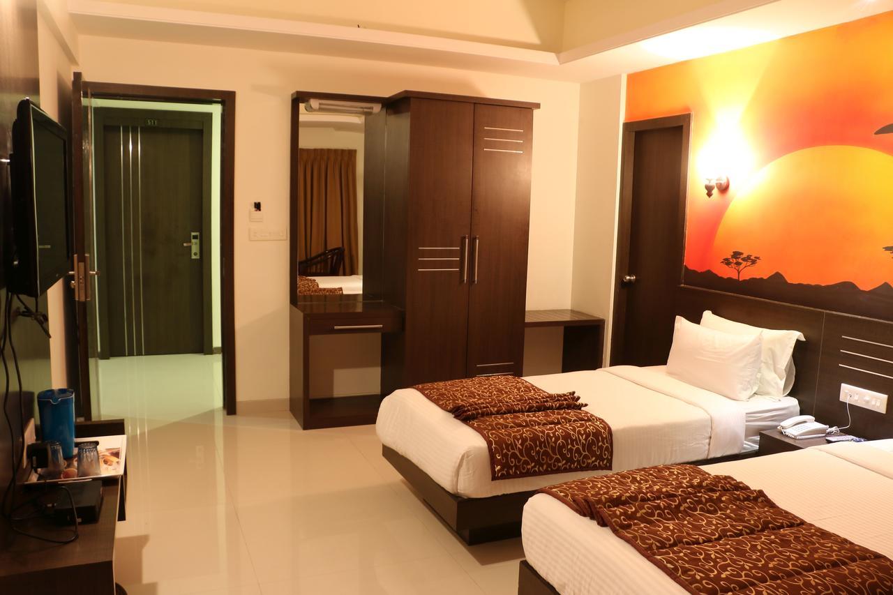 Hotel Reevanta Daman Ngoại thất bức ảnh