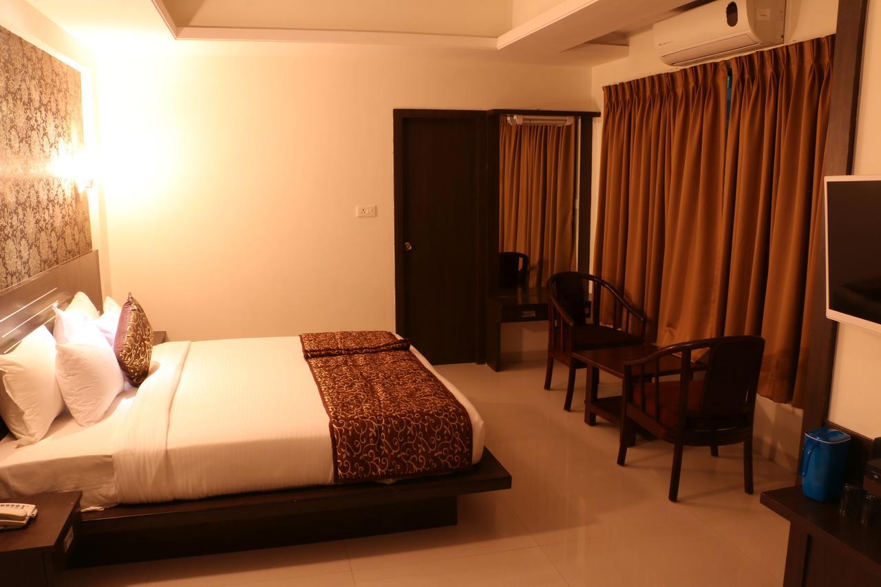 Hotel Reevanta Daman Ngoại thất bức ảnh